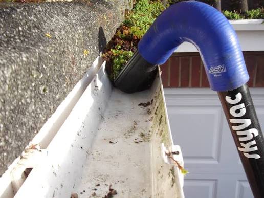 Gutter clearing